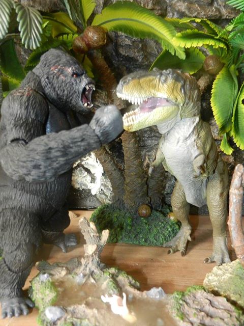 King Kong fights the Kaiyodo Sofubi Toy Box T. rex.