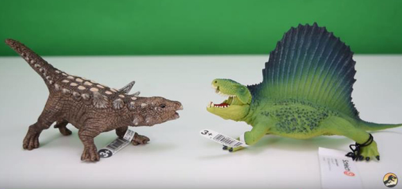 The new for 2019 Schleich Dimetrodon is compared with the Schleich Animantarx model.