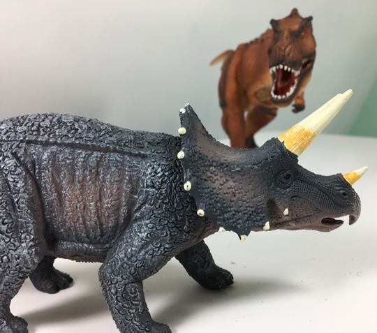 Mojo Fun Triceratops and the T. rex dinosaur model (2020).