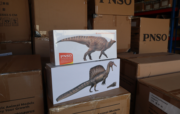 PNSO dinosaur models (Spinosaurus and Edmontosaurus)