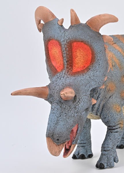 CollectA Lokiceratops model headshield.